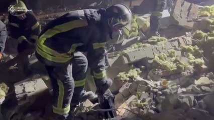 우크라 키이우에 러 공습...4살 어린이 등 2명 사망 / YTN