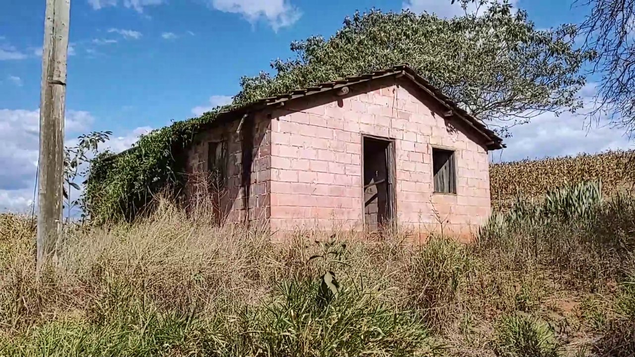 FOI ARRISCADO GRAVAR NESSA CASA ABANDONADA, MUITOS CARROS PASSANDO LÁ FORA