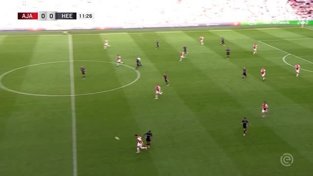 1ère j. - L'Ajax l'emporte 1-0 contre l'Heerenveen de Van Persie