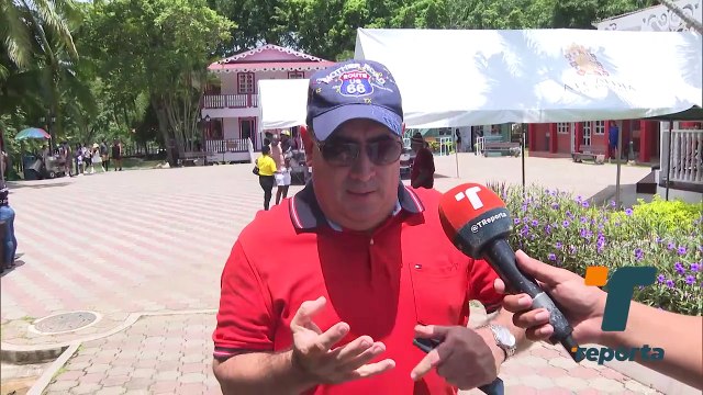 Visitantes disfrutan de actividades artísticas y culturales en Mi Pueblito