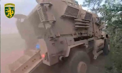 衝撃のビデオ：ウクライナ兵がドラマチックな避難で致命的な攻撃を逃れる瞬間