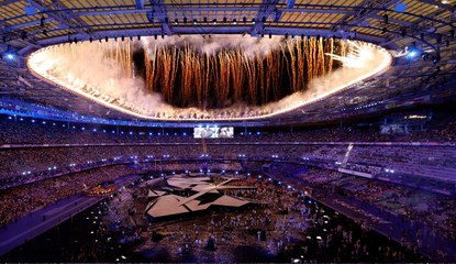 باريس تودّع ضيوف الألعاب الأولمبية بحفلٍ بهيج