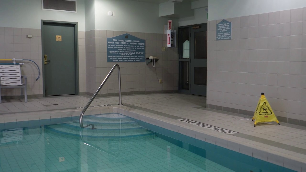 Hotel Tour of the Coastal Inn (Halifax, Nova Scotia) - 4k Hotel Review & VLOG