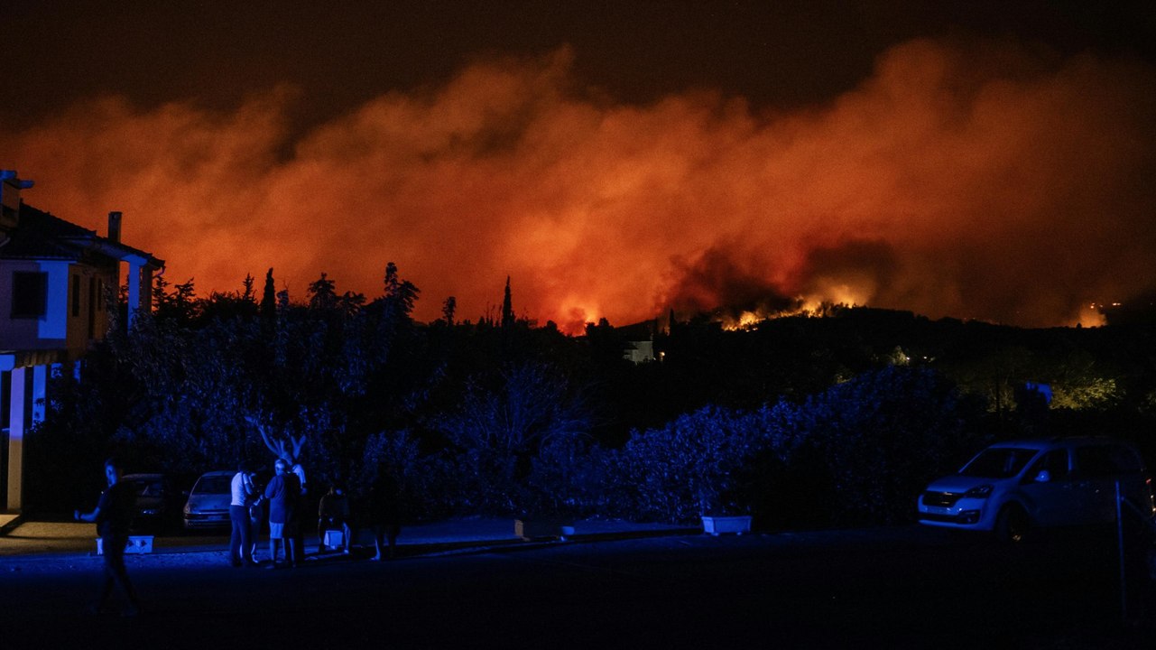 Waldbrände: Mehrere Orte nahe Athen evakuiert