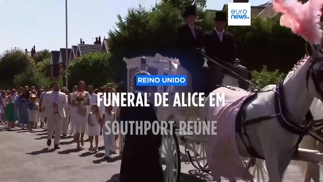 Centenas de pessoas despediram-se da menina portuguesa que morreu num ataque no Reino Unido