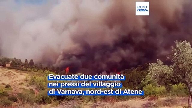 Atene, un violento incendio boschivo costringe diverse località all'evacuazione e avvolge la capitale nell'oscurità