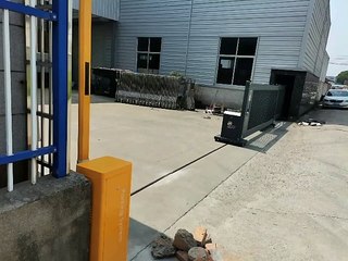 cổng xếp trượt nhôm