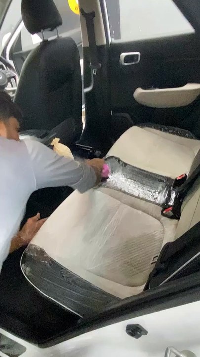 Car Wash and Dry Cleaning Services in Noida by DetailingMachines