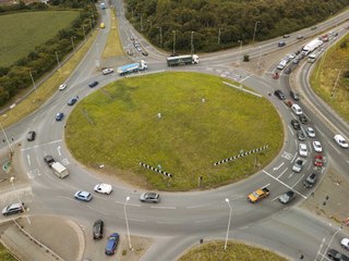 Guide to Dobbies Roundabout in Shrewsbury 🚗