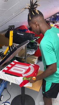 Nico Williams hereda el 10 de Muniain y vuelve a confirmar que se queda en el Athletic