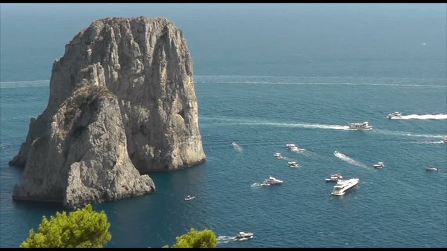 Capri intensifica i controlli sui faraglioni contro pirati del mare
