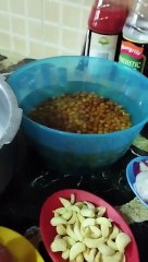 Kaale channay nakhre wale _ With mashed potatoes