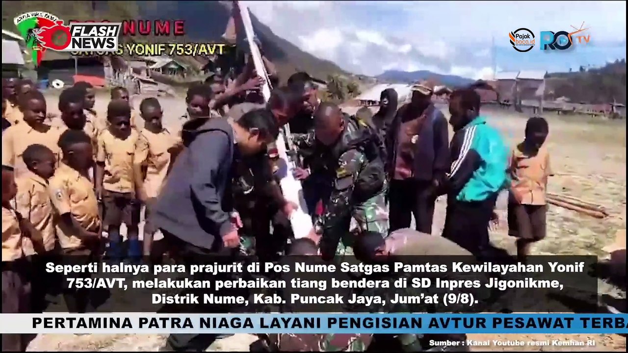 Prajurit Pos Nume Satgas Pamtas Kewilayahan Yonif 753/AVT Lakukan Perbaikan Tiang Persiapan Hut RI Ke-79 di Distrik Nume Puncak Jaya