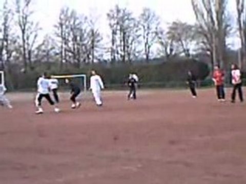 Séquence Foot = Ptit Pont chanmé et frappe de Rémy