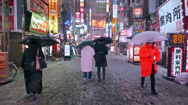 4k Japan Tokyo Heavy Snow night walk in Shinjuku & Shibuya