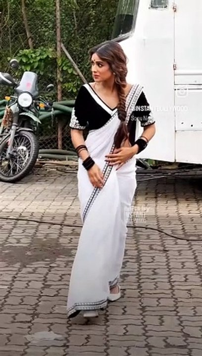 Nia Sharma:- Uff yeah adayein....?