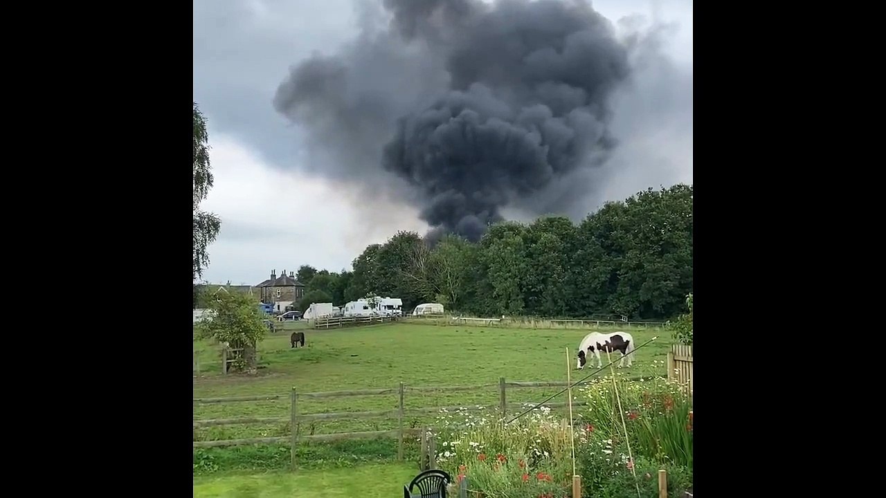 Dramatic footage shows plumes of black smoke above Otley after huge blaze breaks out on Bradford Road (Footage: Graham Yaffe)