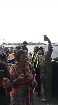 Attaqué en #France pour avoir #opté pour la #sélection #americaine de #basketball ⛹️ le Franco-Americano-Camerounais #joelembiid #debarque à l’instant à #yaounde au #cameroun après sa #medaille d’or obtenu avec les États-Unis