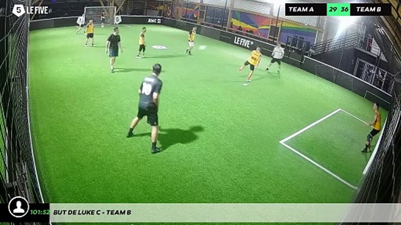 But de Luke C - Team B