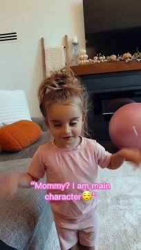 She is hilarious #toddler#toddlersoftiktok#toddlers#dadsoftiktok#MomsofTikTok#parenthood#family#babyfever#baby#babies#cutebaby