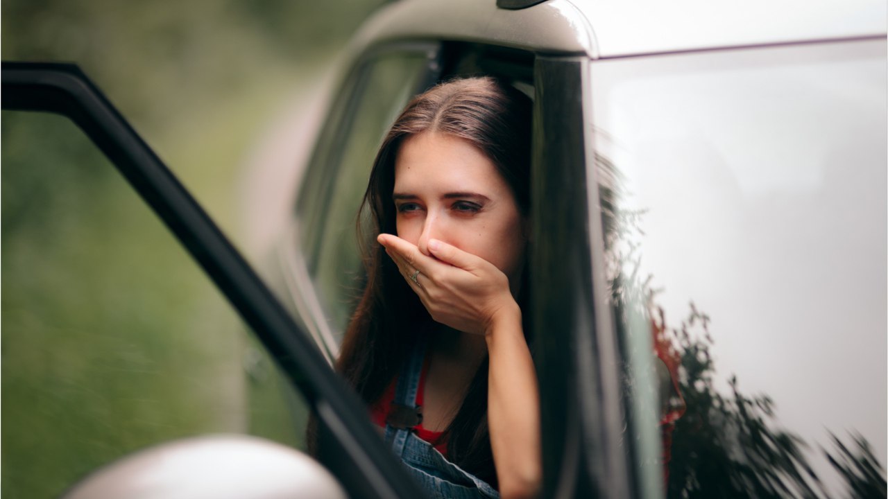 Übelkeit und Kopfschmerzen bei längeren Trips? Diese Tipps helfen gegen Reisekrankheit