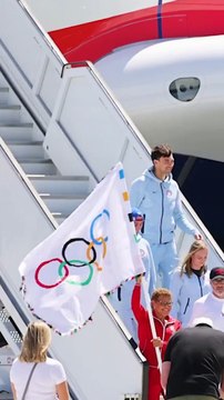 JO - Le drapeau olympique est arrivé sous un soleil radieux hier à Los Angeles, où les autorités ont désormais quatre années pour organiser les Jeux - Regardez
