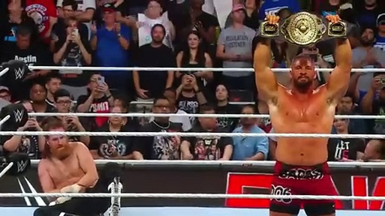 WWE Bron Breakker and Sami Zayn show respect after Raw goes off the air: Raw exclusive, Aug. 12, 2024