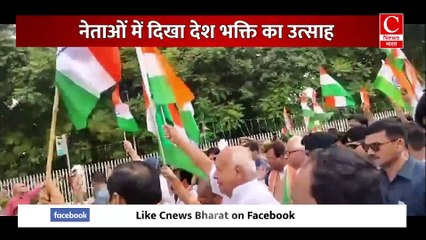 सीएम योगी ने तिरंगा यात्रा को किया रवाना, बोले-'तिरंगा एक भारत श्रेष्ठ भारत का भी प्रतीक है'