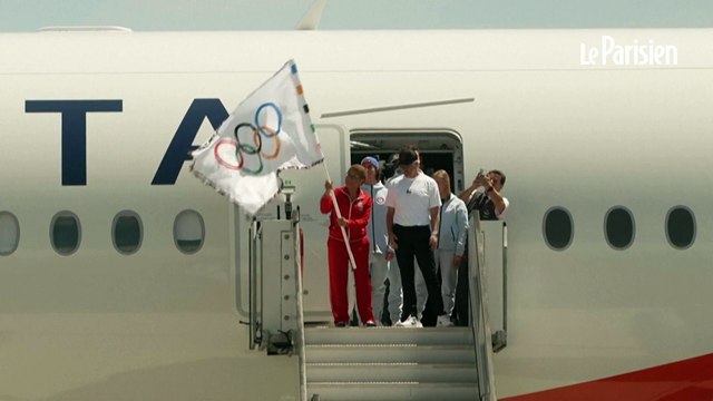 Le drapeau olympique est arrivé à Los Angeles