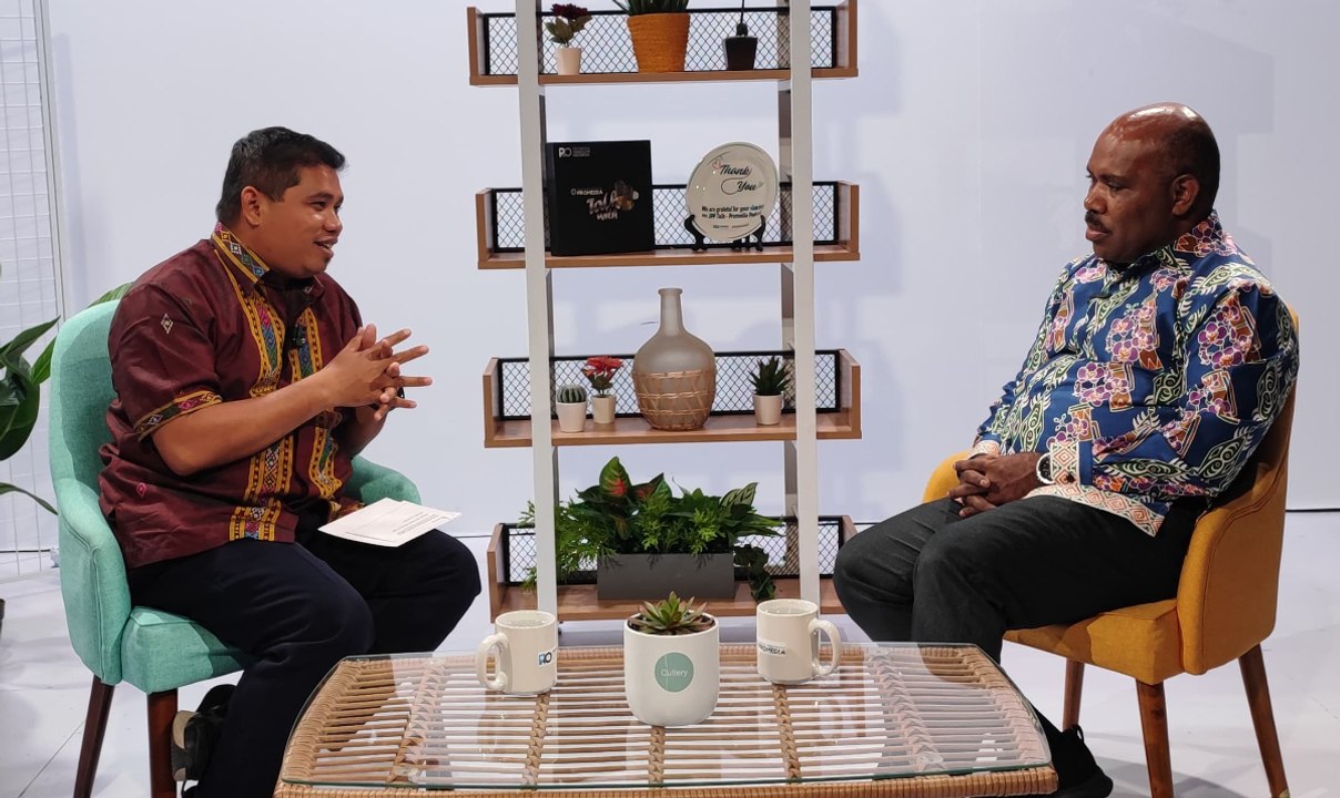 MAXIMUS  GLADIATOR  TIPAGAU, ANAK MUDA PAPUA HARUS TURUN GUNUNG _ JPP TALK