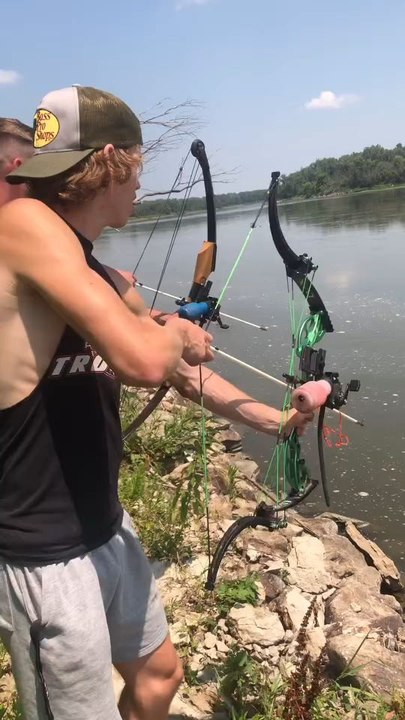 Bow Fishing Is Just Better...!!