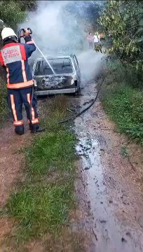 Trabzon Arsin'de Fındık Bahçesindeki Araç Alevlere Teslim Oldu!