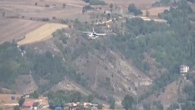 Arnavutköy'de ot yangınına havadan müdahale