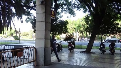 El evidente enfado de Antonio Tejado ante una incómoda pregunta al ir a firmar a los juzgados