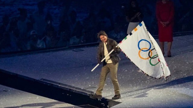 Reacciones Encontradas A La Actuación De Tom Cruise En La Clausura De Los Juegos Olímpicos