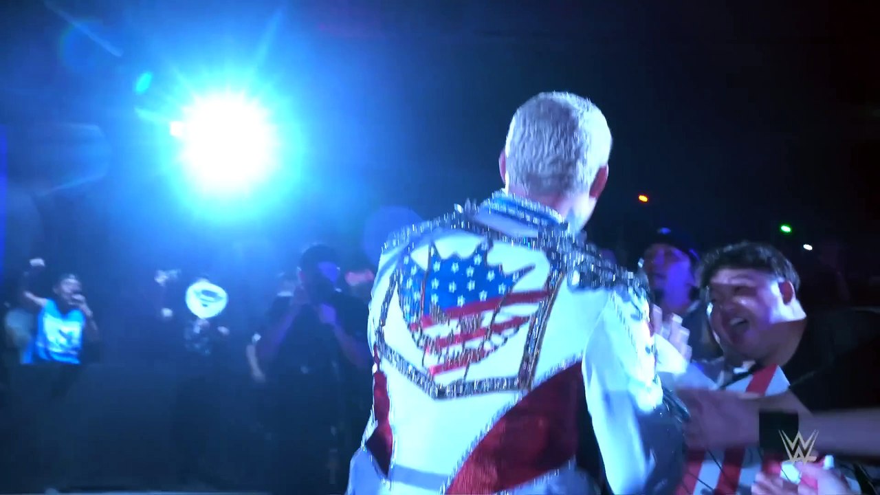 Superstars_celebrate_WWE’s_return_to_Japan(1080p)