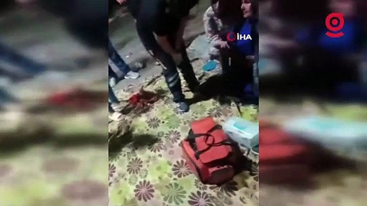 Kebap yerken karnına şiş saplandı, talihsiz kadın karnında şişle hastaneye kaldırıldı