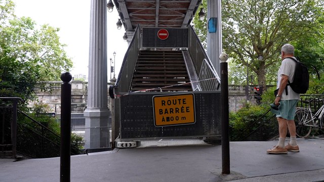 La passerelle du pont de Bir-Hakeim fermée en urgence à cause d’un risque d’effondrement