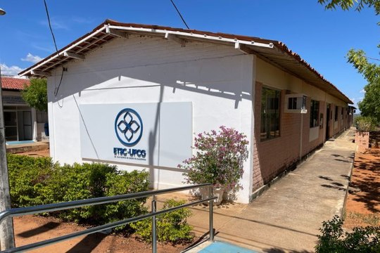 Escola Técnica de Saúde de Cajazeiras abre inscrições para contratar professor substituto de Química