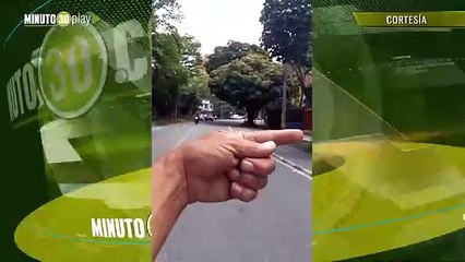 Es gigante! Ciudadanía reporta tremendo hueco en plena calle por La Floresta