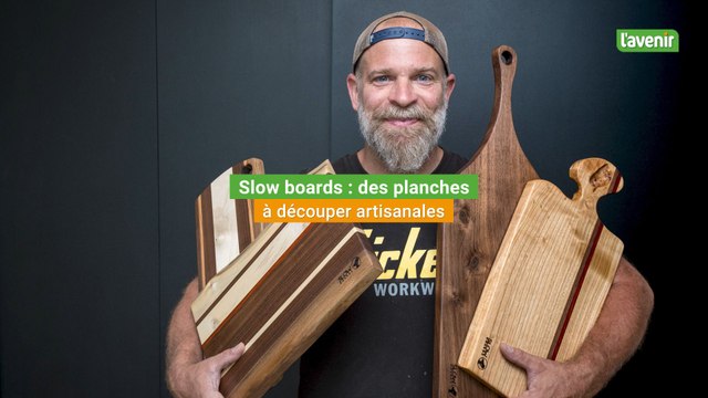 Il fabrique des planches à découper avec des chutes de bois de construction