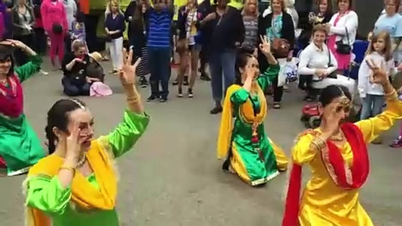 Sindhi_Dance_Performance_by_Sanam_Studios_at_Atlanta_Dogwood_Festival(360p)