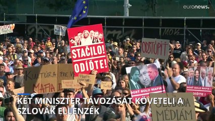 Két szlovák miniszter távozását követelik Pozsonyban