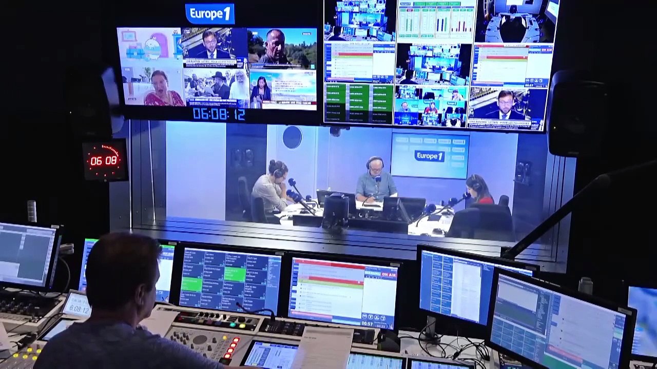 JO de Paris 2024 : vêtements, peluches, tasses... Les Français s'arrachent les produits dérivés