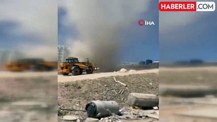 Şantiye alanında çıkan hortum tozu dumana kattı: O anlar kamerada