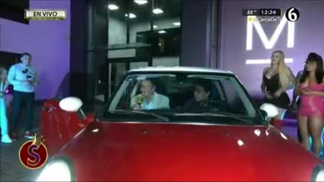 Chavana le regala un carro a 'Tun Tun'