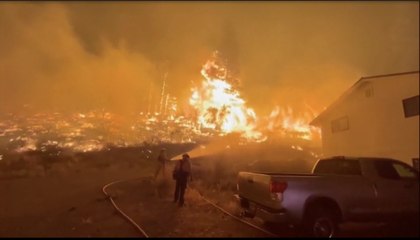 Incendio forestal en Nevada pone en peligro a 400 personas