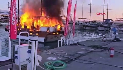 Antalya'da gezi teknesi alev topuna döndü