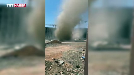 Hatay'da şantiyede hortum çıktı: O anlar kamerada