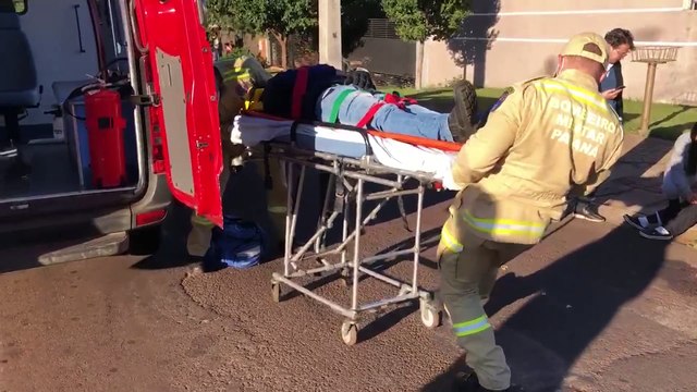 Motociclista fica ferido ao se envolver em acidente de trânsito na Rua Presidente Kennedy